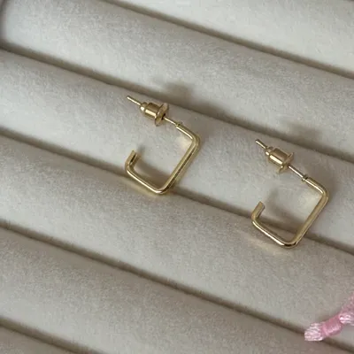 Boucles d’oreilles dorées